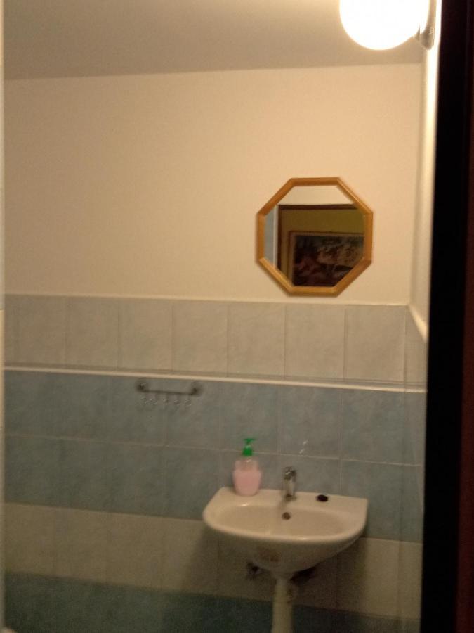 Apartman Police Nad Metuji Apartamento Exterior foto